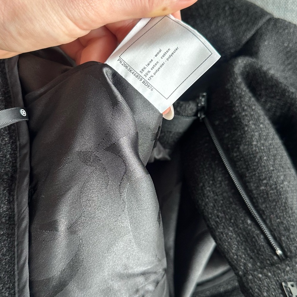 CHANEL Elegant Black Men's Shorts - Picture 4 of 8